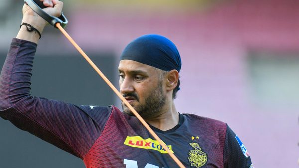 harbhajan-is-a-different-man-now-find-out-why-dk-thinks-so.Click to read full article.