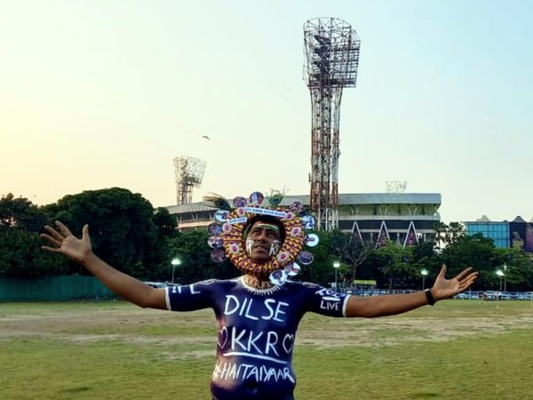jabra-fan-of-kkr---ashok-chakravarty-knightclub.Click to read full article.