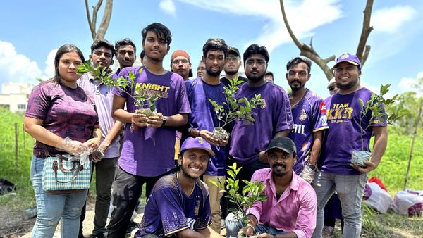 kkr-continue-to-drive-their-green-initiative-through-runs-to-roots-campaign-in-kolkata.Click to read full article.
