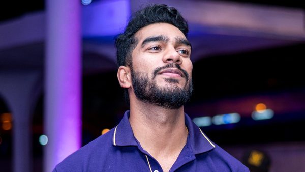 smiles-and-cheery-vibes-as-the-knights-arrive-back-home-in-kolkata.Click to read full article.