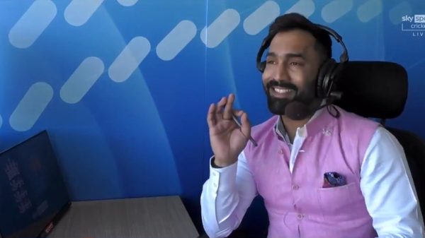 i-want-to-break-the-stereotype-that-commentating-is-only-a-post-retirement-option-dinesh-karthik.Click to read full article.